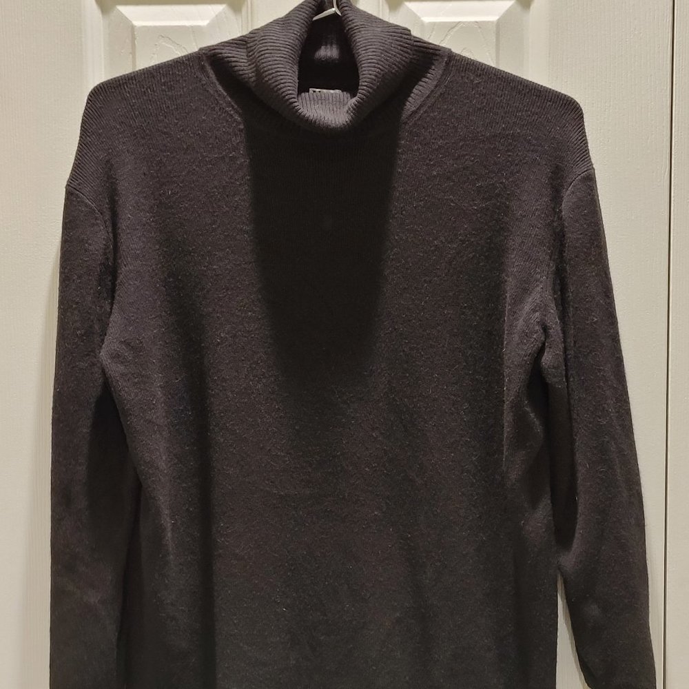 Mimi Maternity Ladies Black Ribbed Turtleneck Shirt sz. S